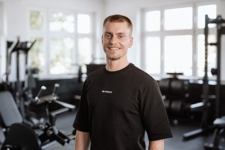 Anatoly - BE PROUD FITNESS - Personal Trainer & Experte für Gelenkgesundheit